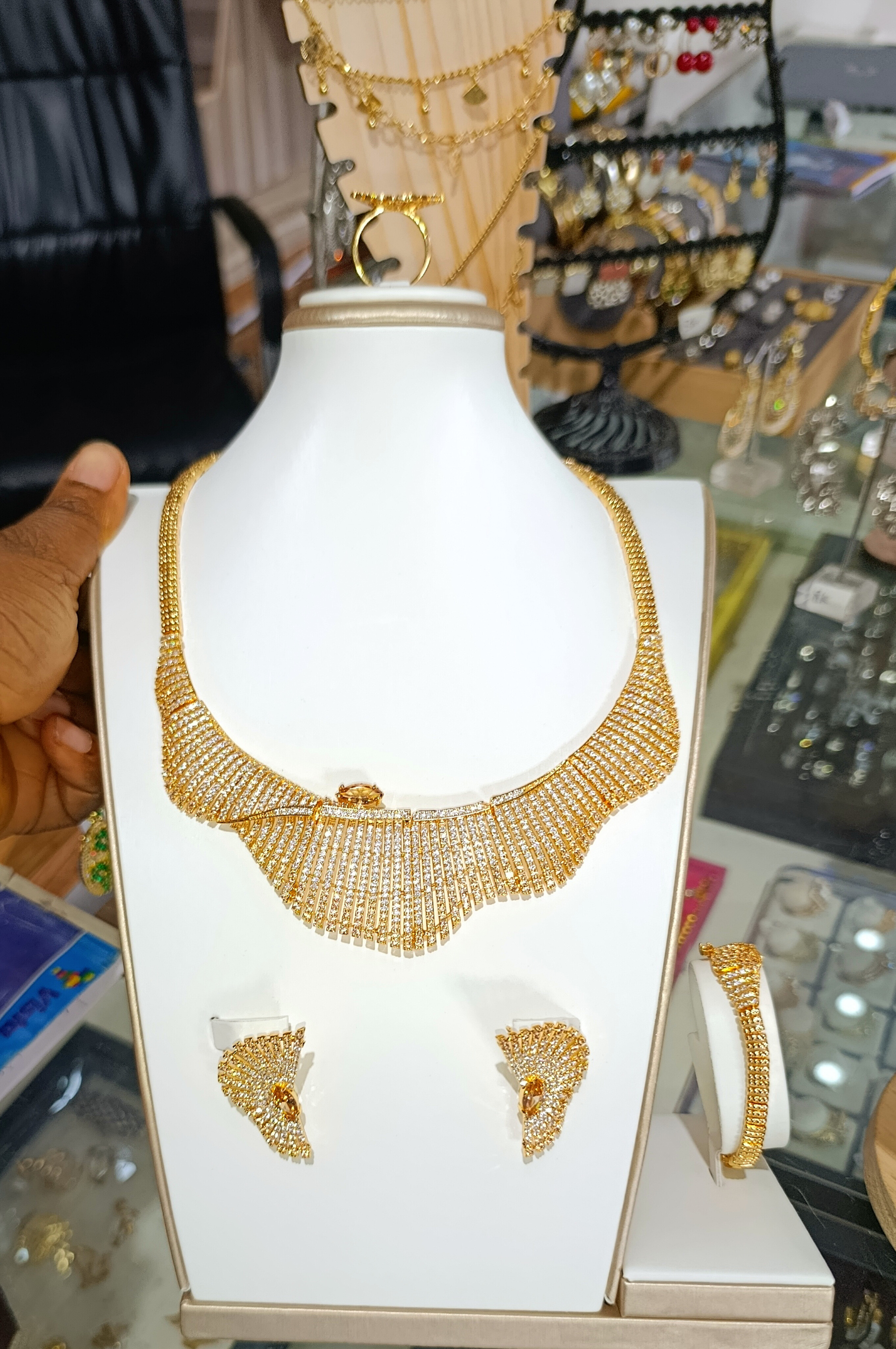 AAA CUBIC ZIRCONIA3
