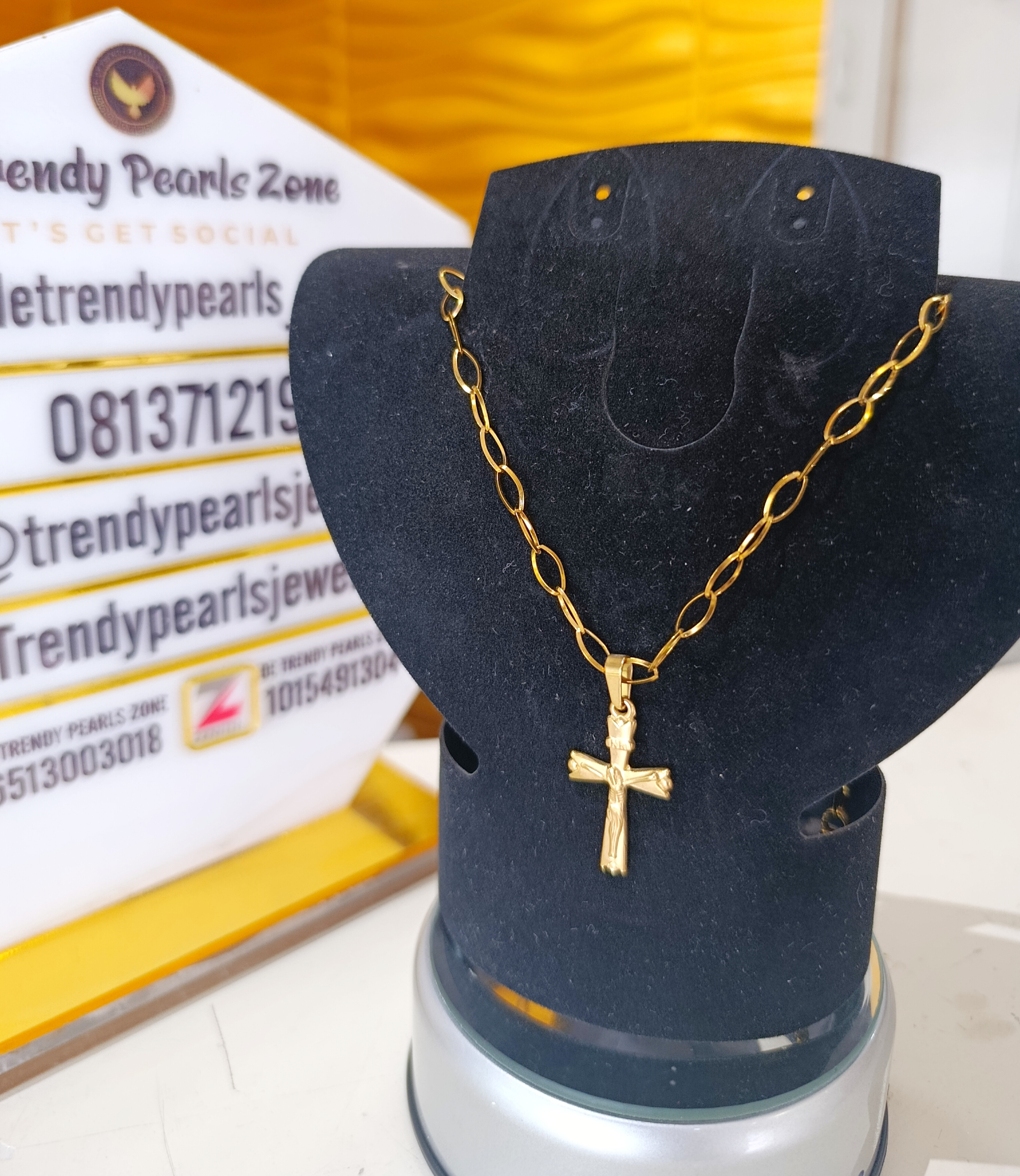 STAINLESS STEEL NECKLACE