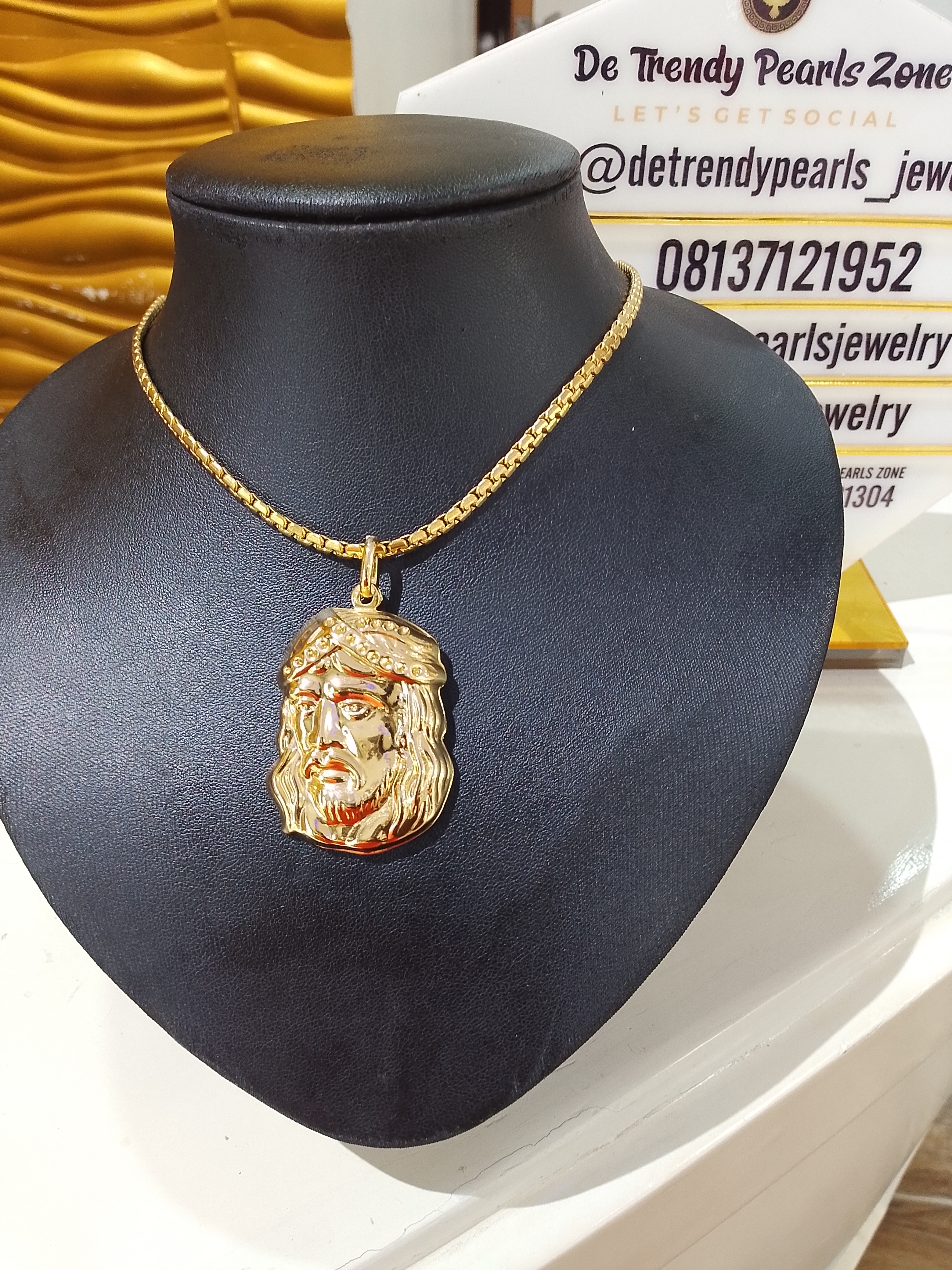 PENDANT GOLD CHAIN