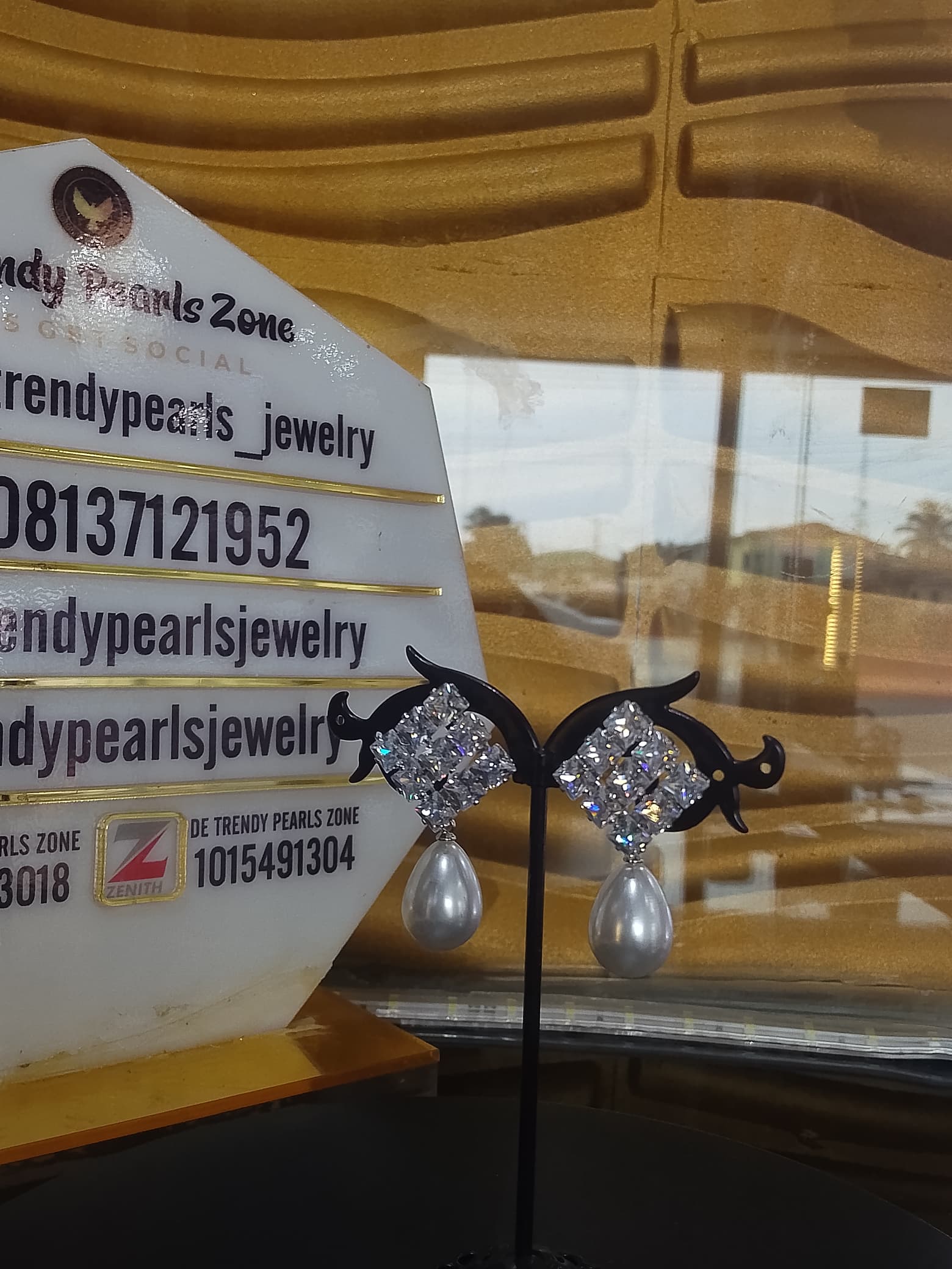 Crystal X Pearl Zirconia Earring